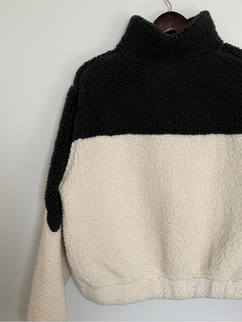 Two-Tone Sherpa Pullover Jacket in Black & Cream - Picture 11 of 15